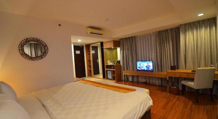 Arch Hotel Bogor Exterior photo